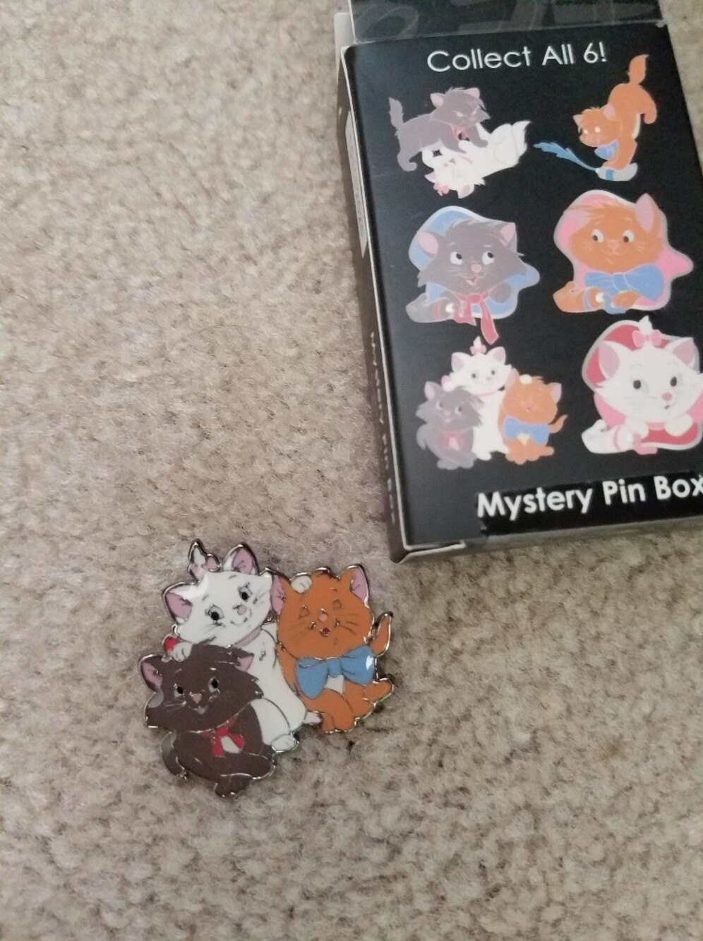 Neon Tuesday Disney The Aristocats Kittens Enamel Pin Hot Topic Exclusive NEW